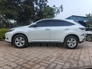 Toyota Harrier 2.0 2014 White