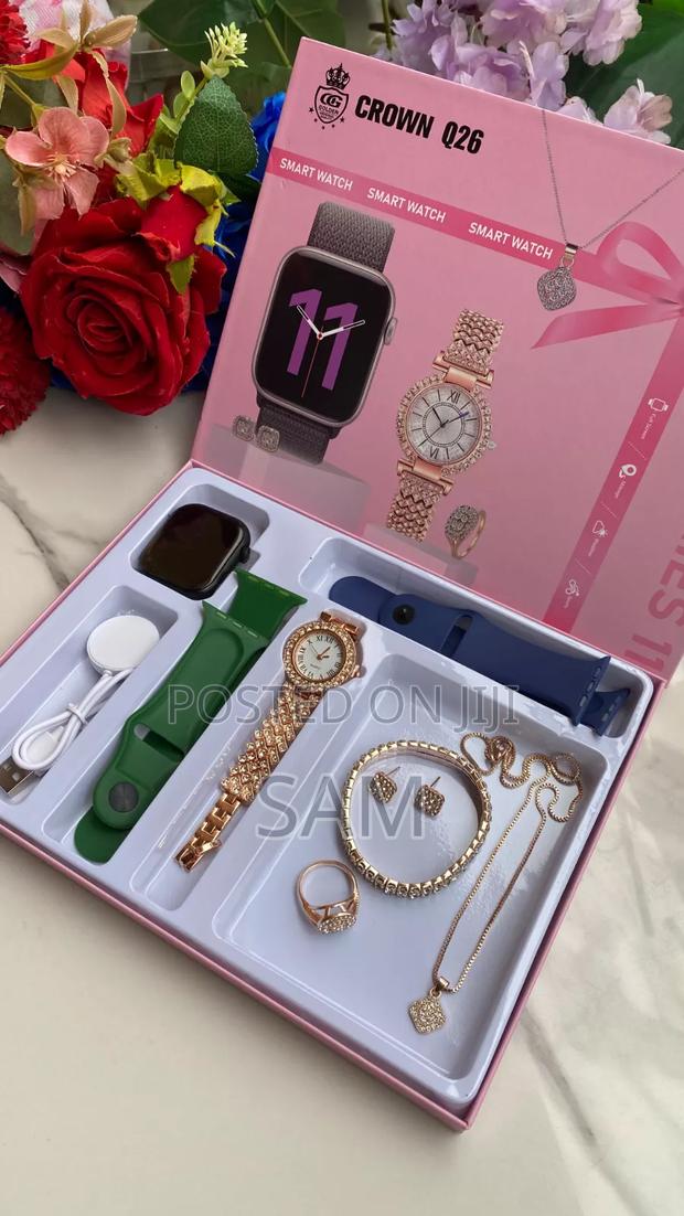 Crown Q26ladies Smart