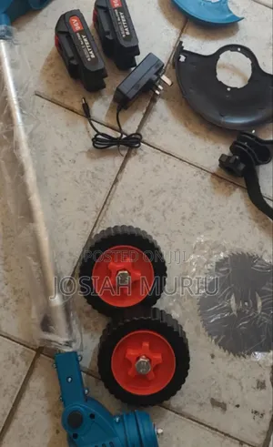 Cordless Grass Trimmer With Wheel Support and a Single Blade