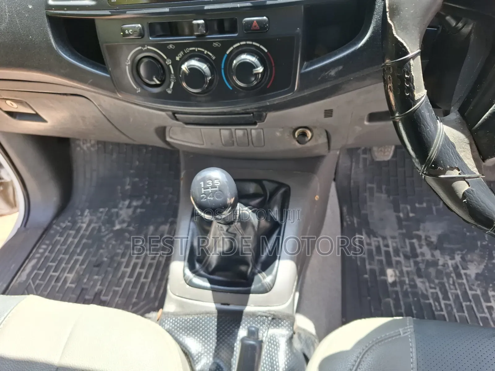 Toyota Hilux 2013 Off white