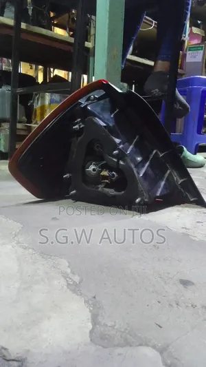 Nissan Tiida Taillight