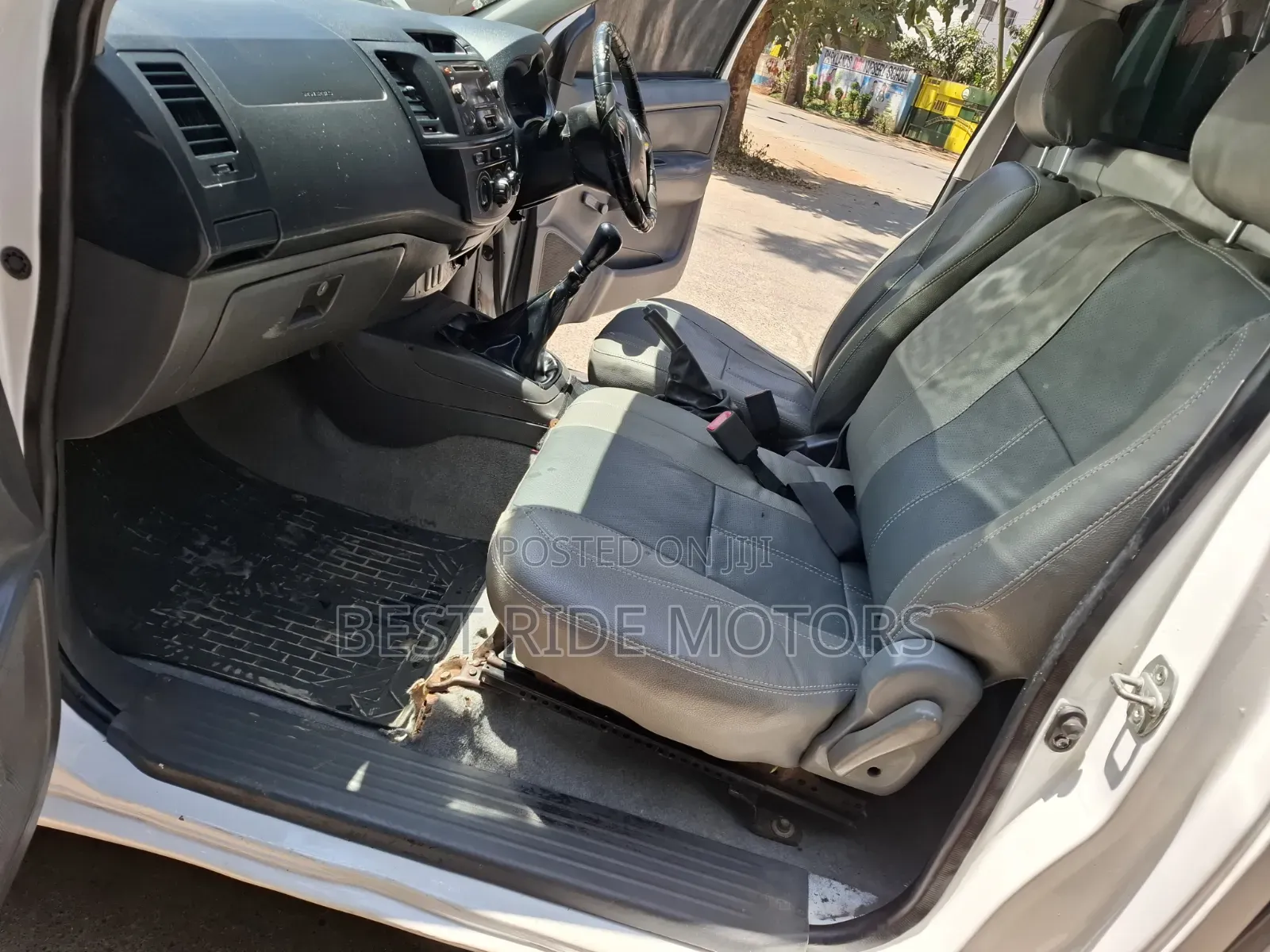 Toyota Hilux 2013 Off white