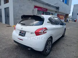 Peugeot 208 2014 White