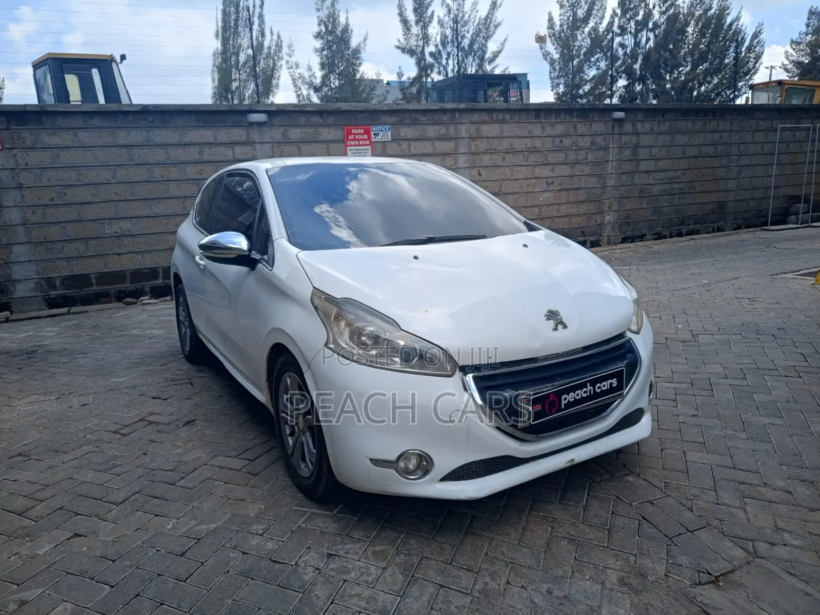 Peugeot 208 2014 White