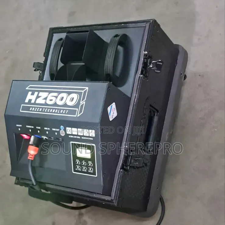 HZ 600 600 Watts Haze Machine With Case