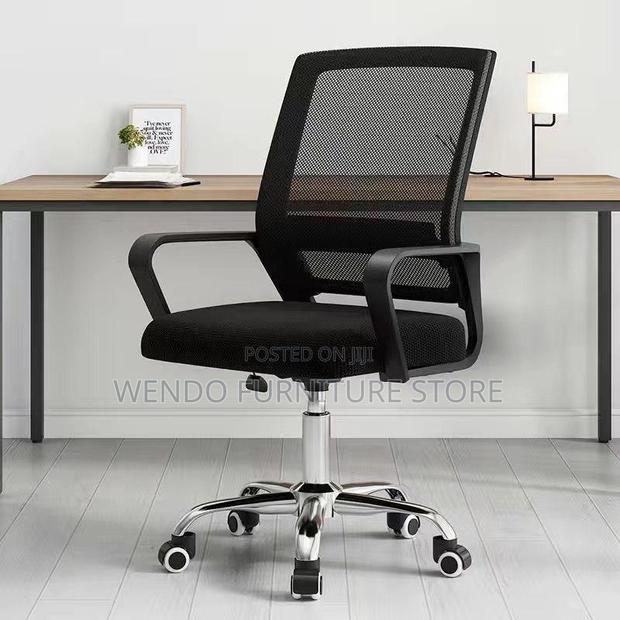 Office Chair : Black Mid-Back Ergonomic Mesh Office Chair - thumbnail 3