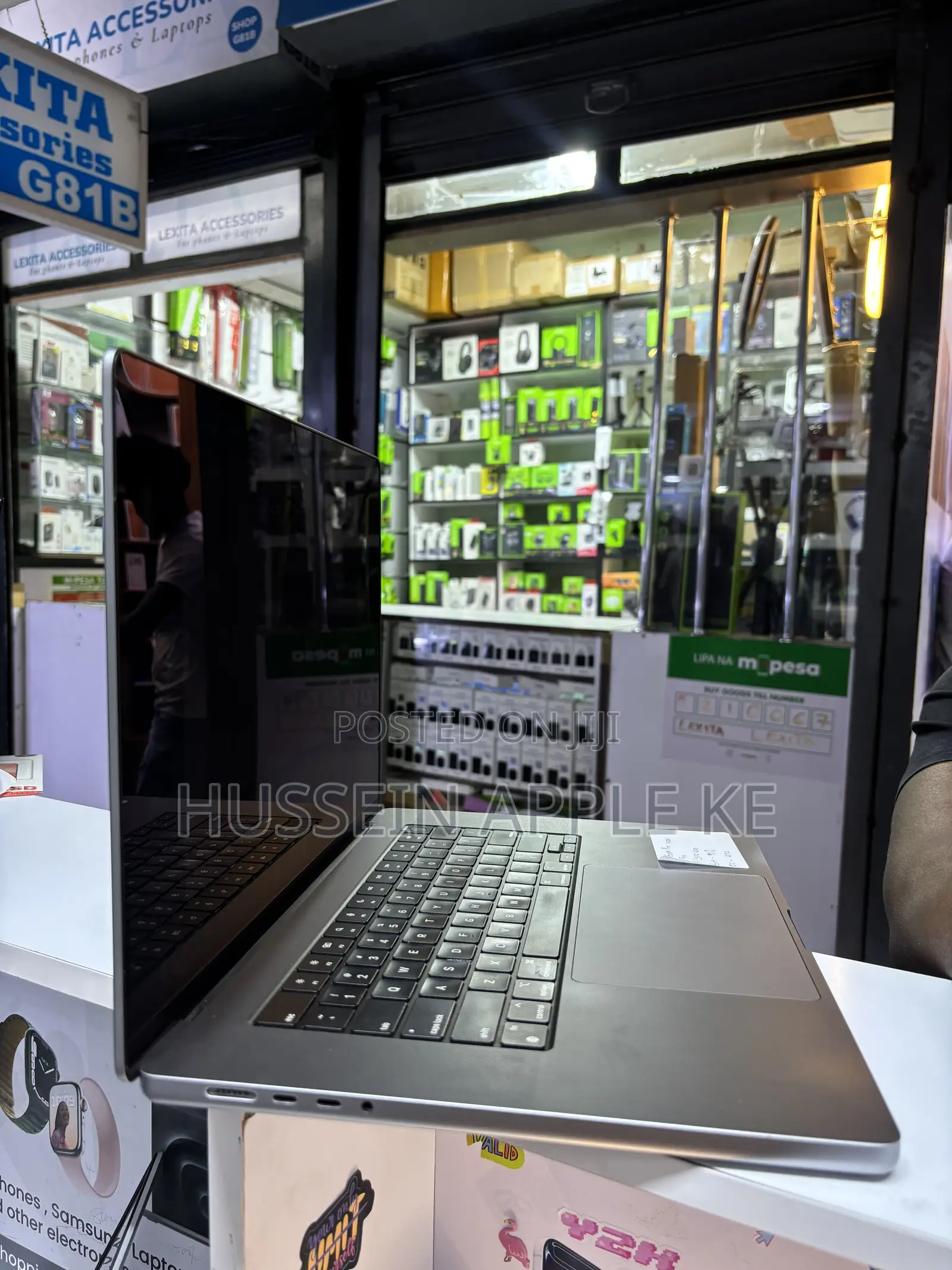 Laptop Apple MacBook Pro 2021 M1 16GB Apple M1 Pro SSD 512GB