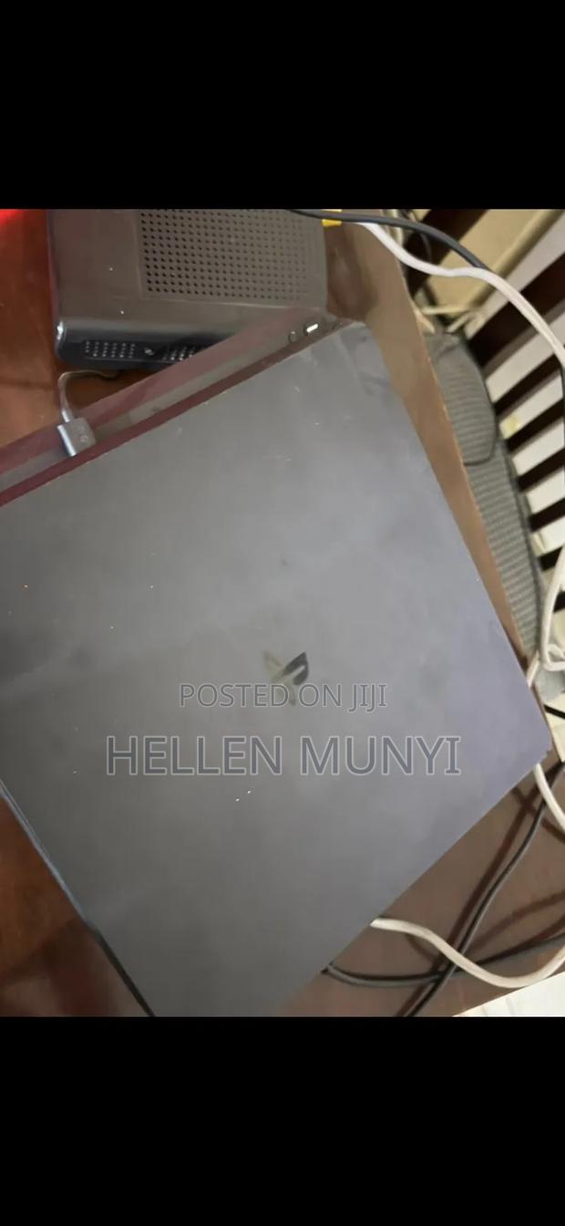 Used Ps4 1Tb - thumbnail 2
