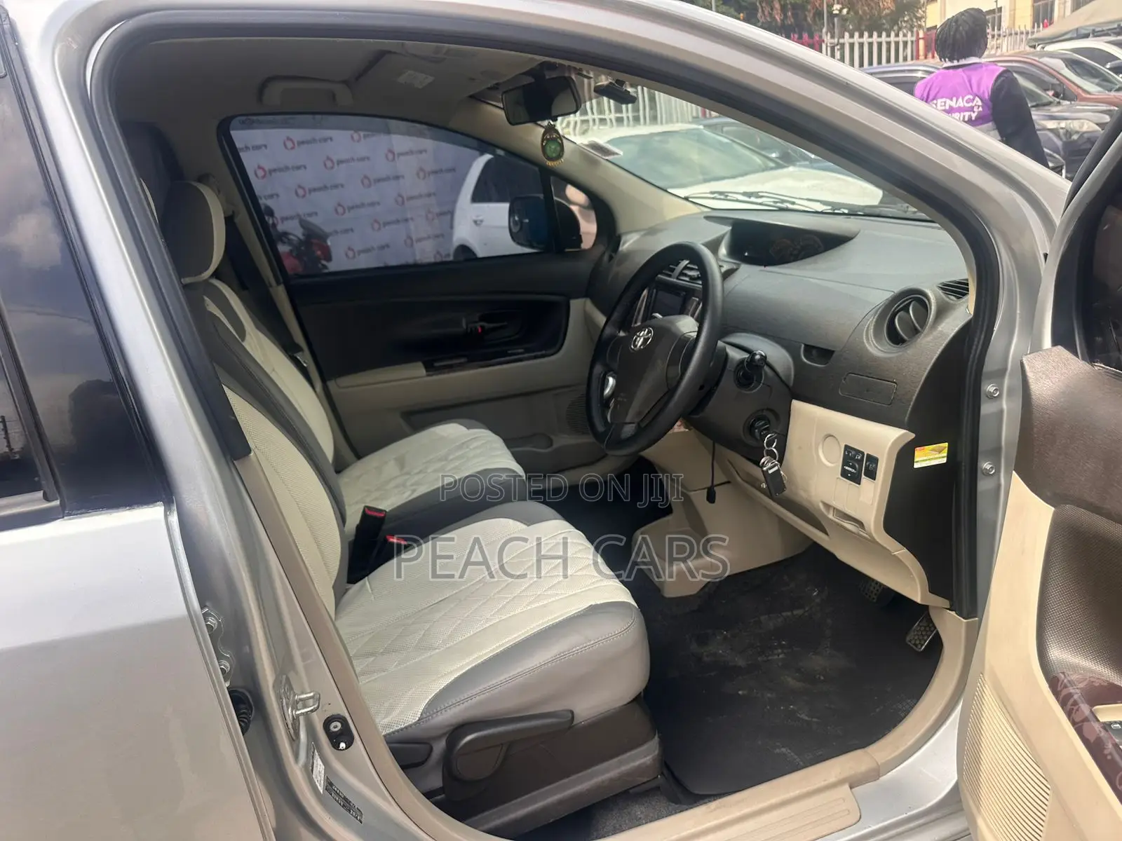 Toyota Passo 2010 Silver