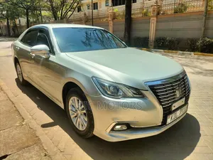 Toyota Crown 2016 Silver