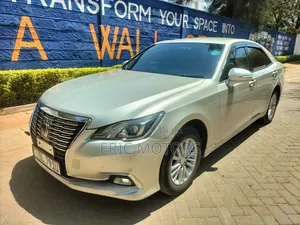 Toyota Crown 2016 Silver