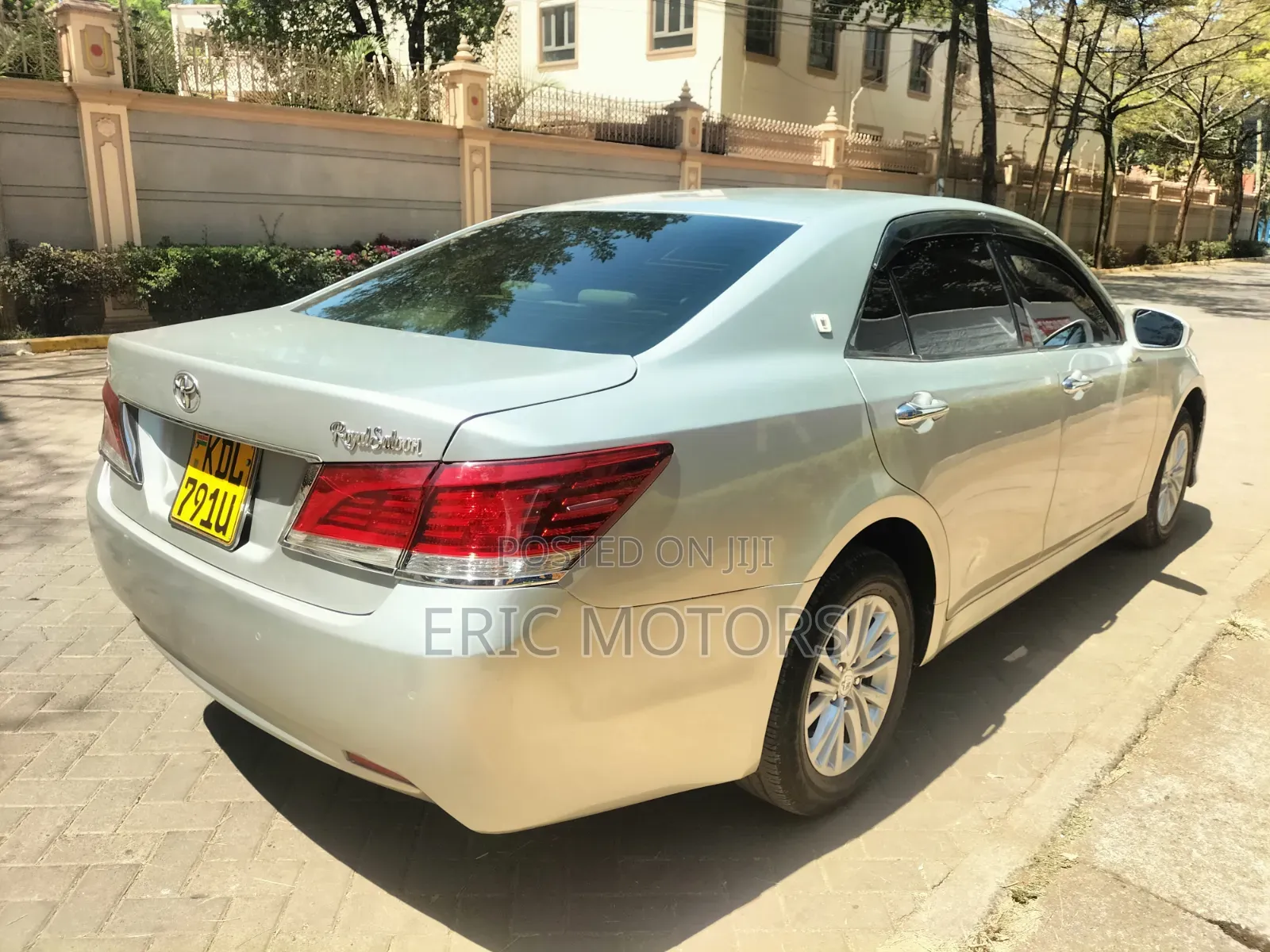 Toyota Crown 2016 Silver