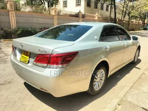 Toyota Crown 2016 Silver