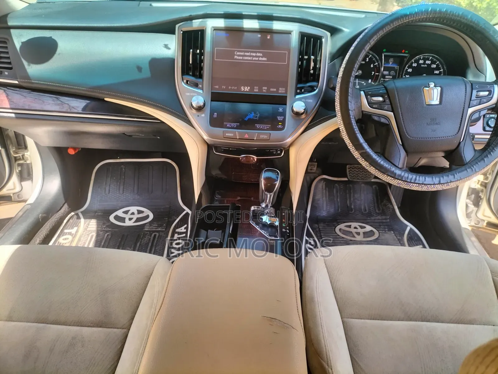 Toyota Crown 2016 Silver