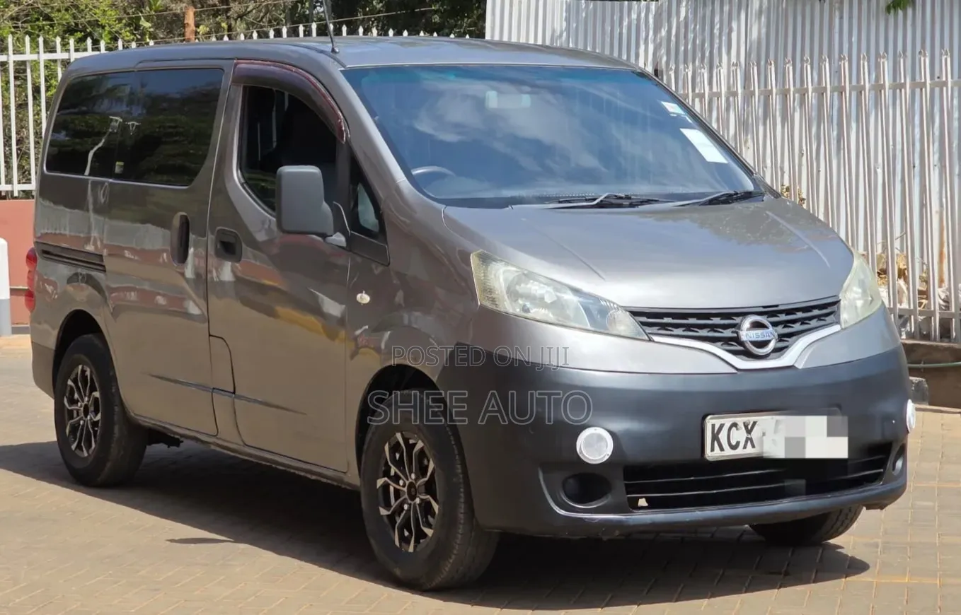Nissan NP200 2012 Silver