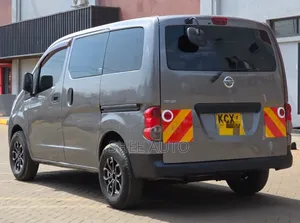 Nissan NP200 2012 Silver