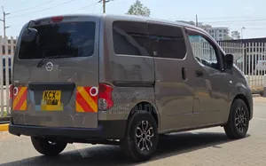 Nissan NP200 2012 Silver