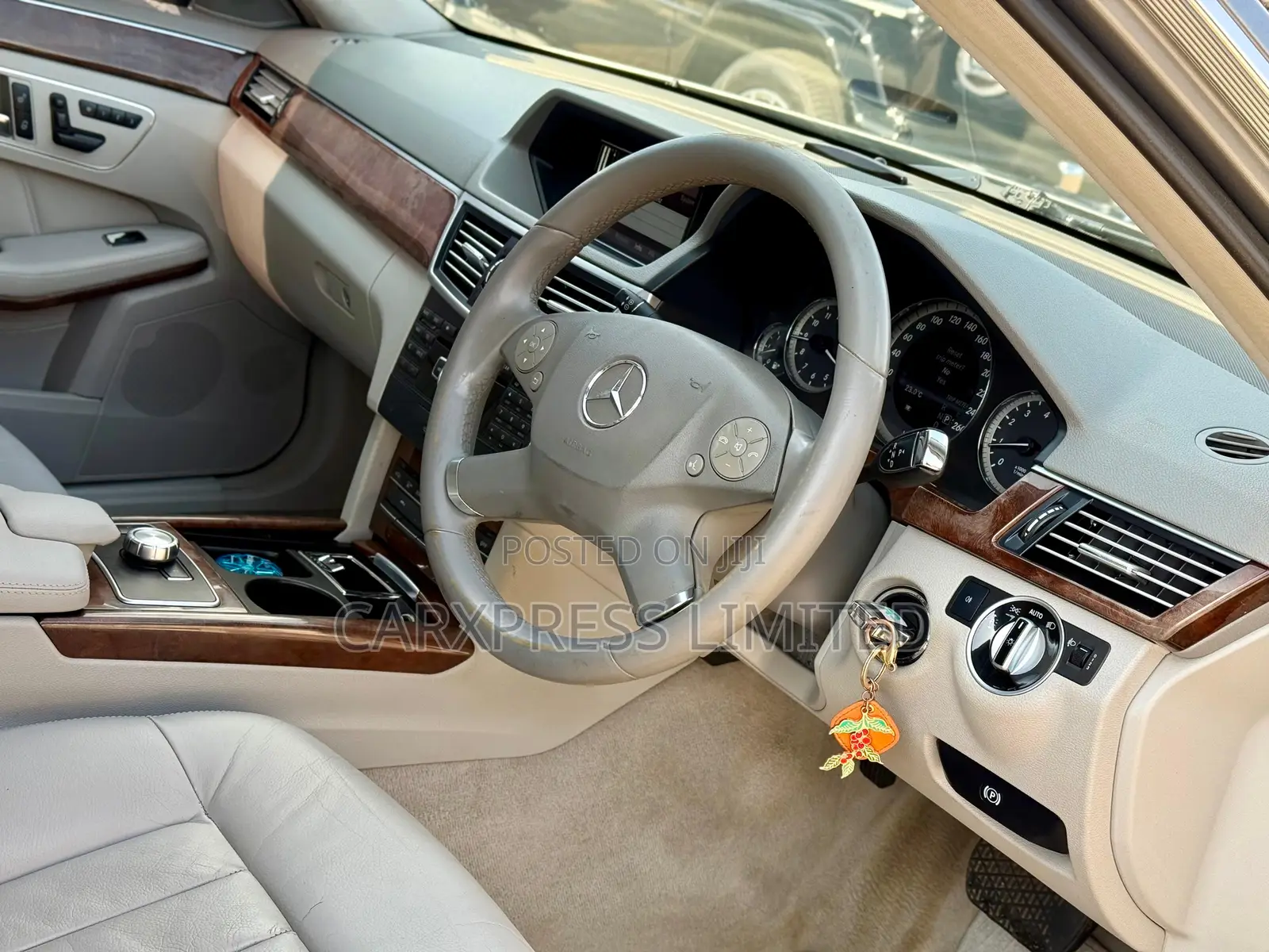 Mercedes-Benz E200 2013 Gray