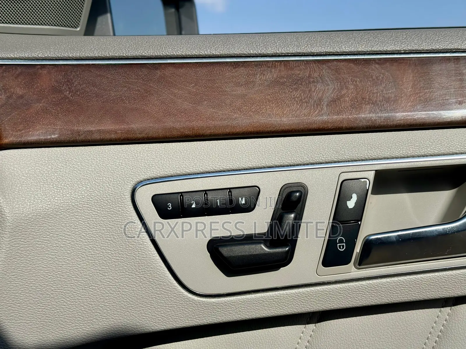 Mercedes-Benz E200 2013 Gray
