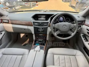 Mercedes-Benz E200 2013 Gray