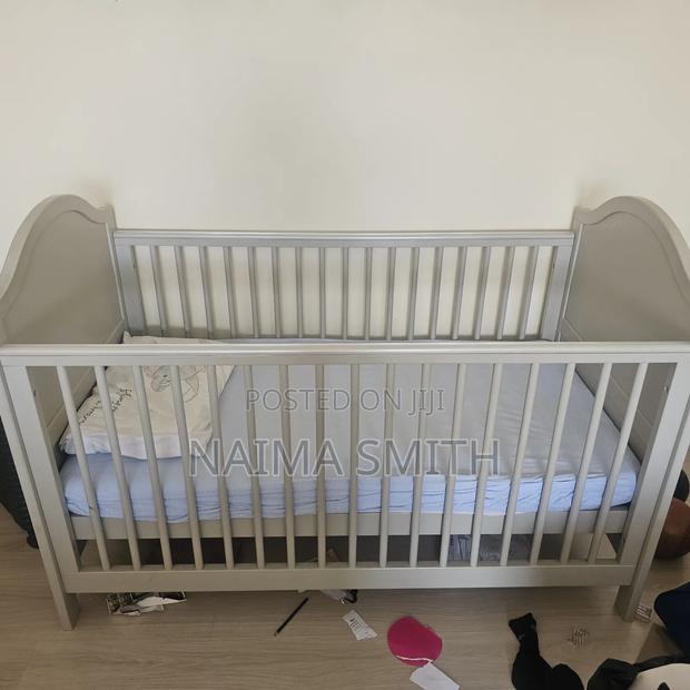Very Comfortable Baby Bed - main view