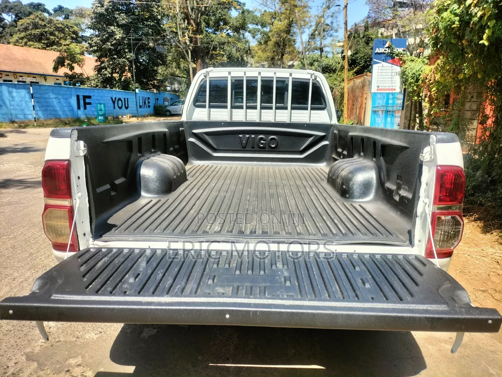 Toyota Hilux 2013 White