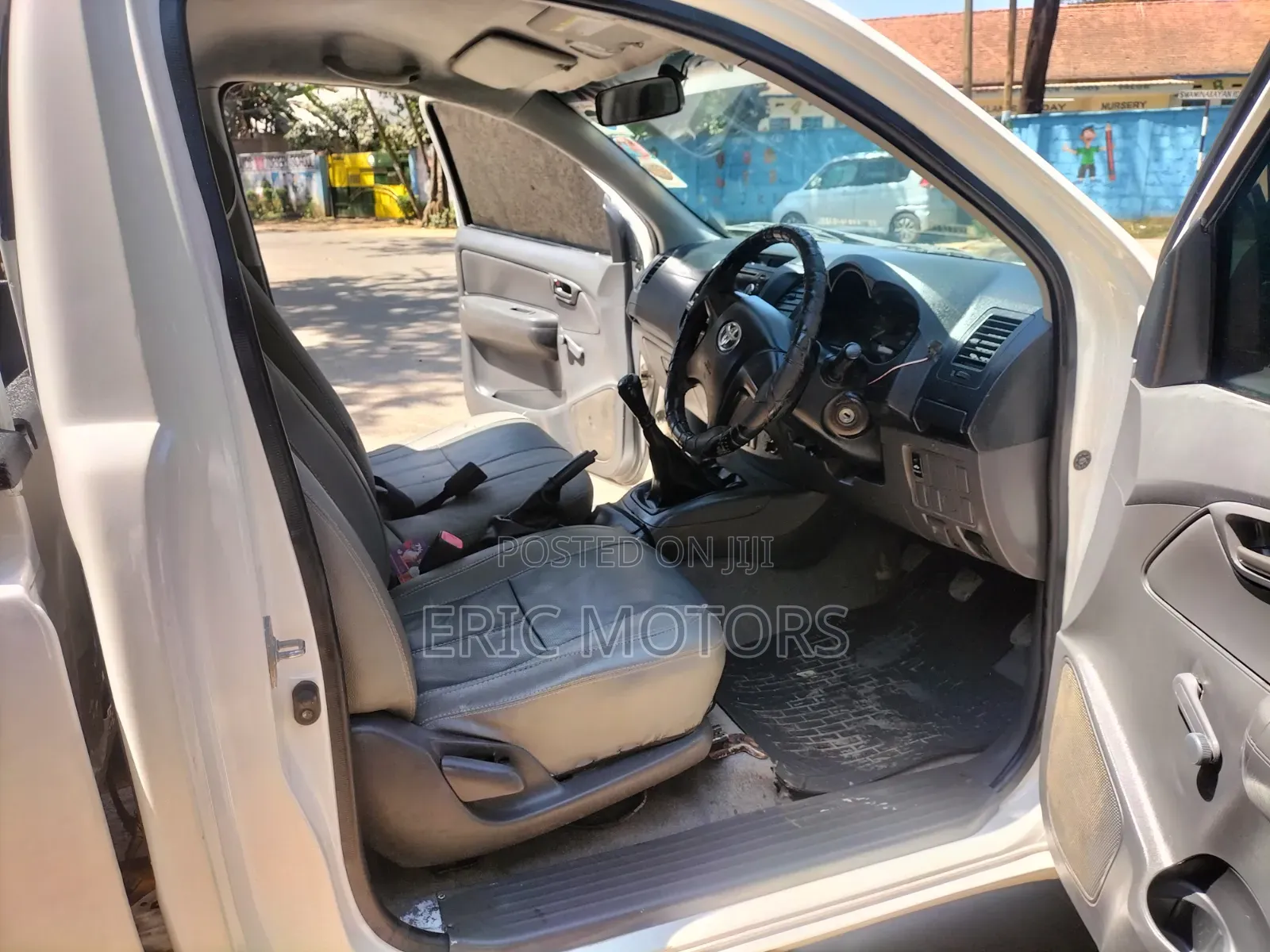 Toyota Hilux 2013 White