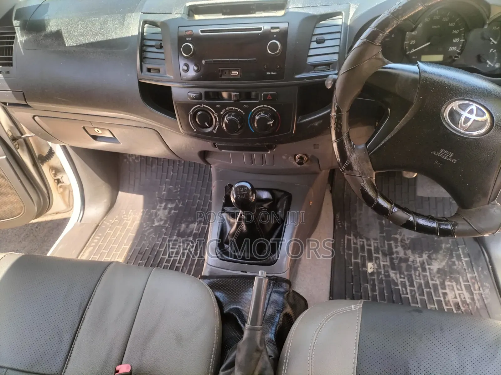 Toyota Hilux 2013 White