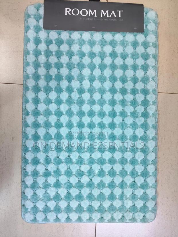 Dada Non Slip Bathroom Rug
Soft and Water Absorbent Microfiber - main view