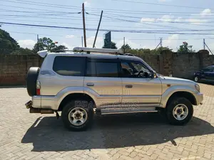 Toyota Land Cruiser Prado 2000 Silver