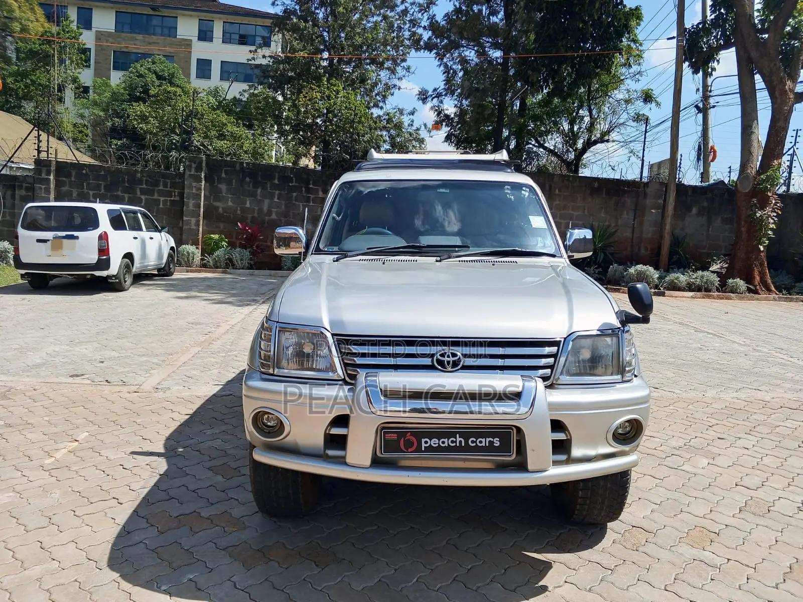 Toyota Land Cruiser Prado 2000 Silver