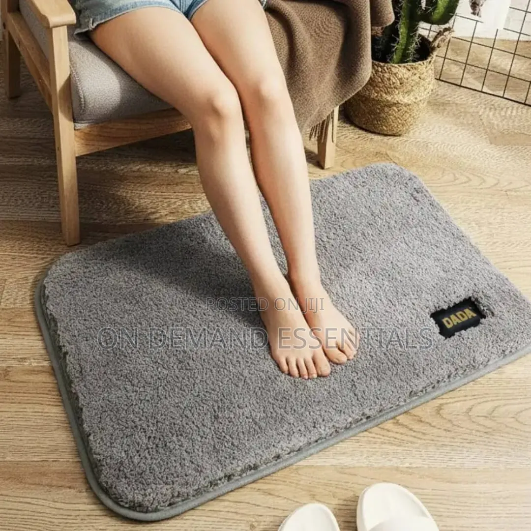Dada Anti Slippery Bathmat
Modern Style Waterproof Non-Slip Shower Rug