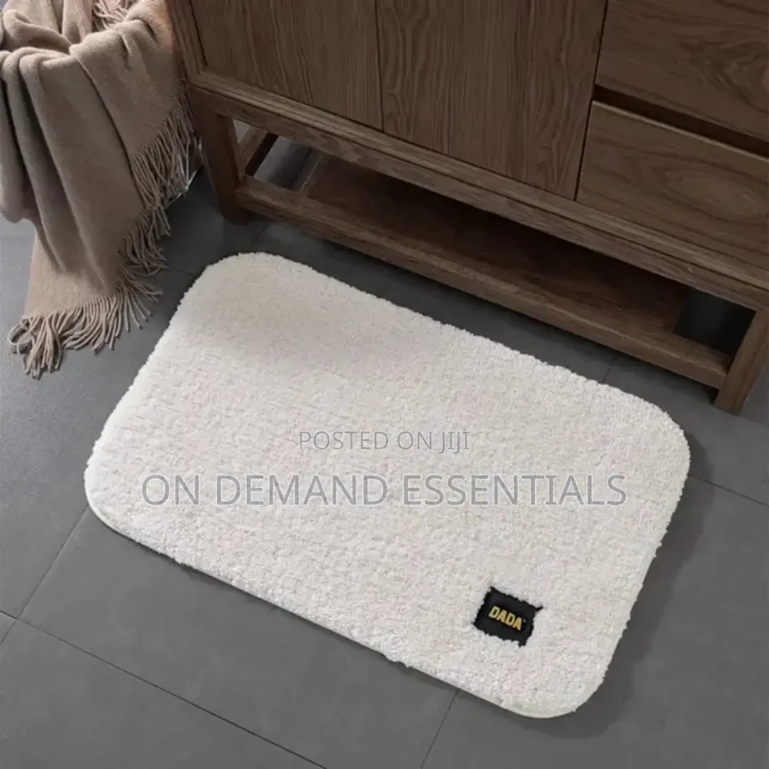 Dada Anti Slippery Bathmat
Modern Style Waterproof Non-Slip Shower Rug