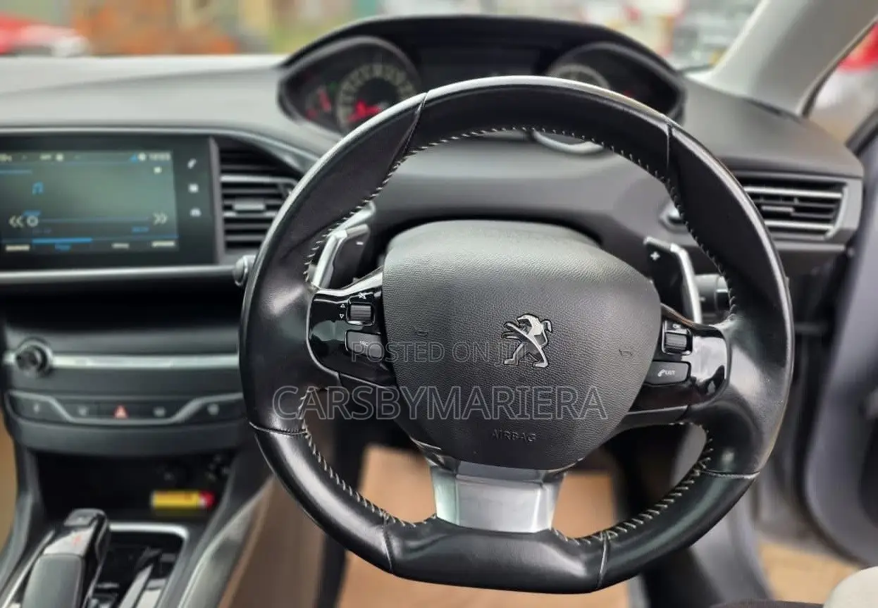 Peugeot 308 2019 Silver