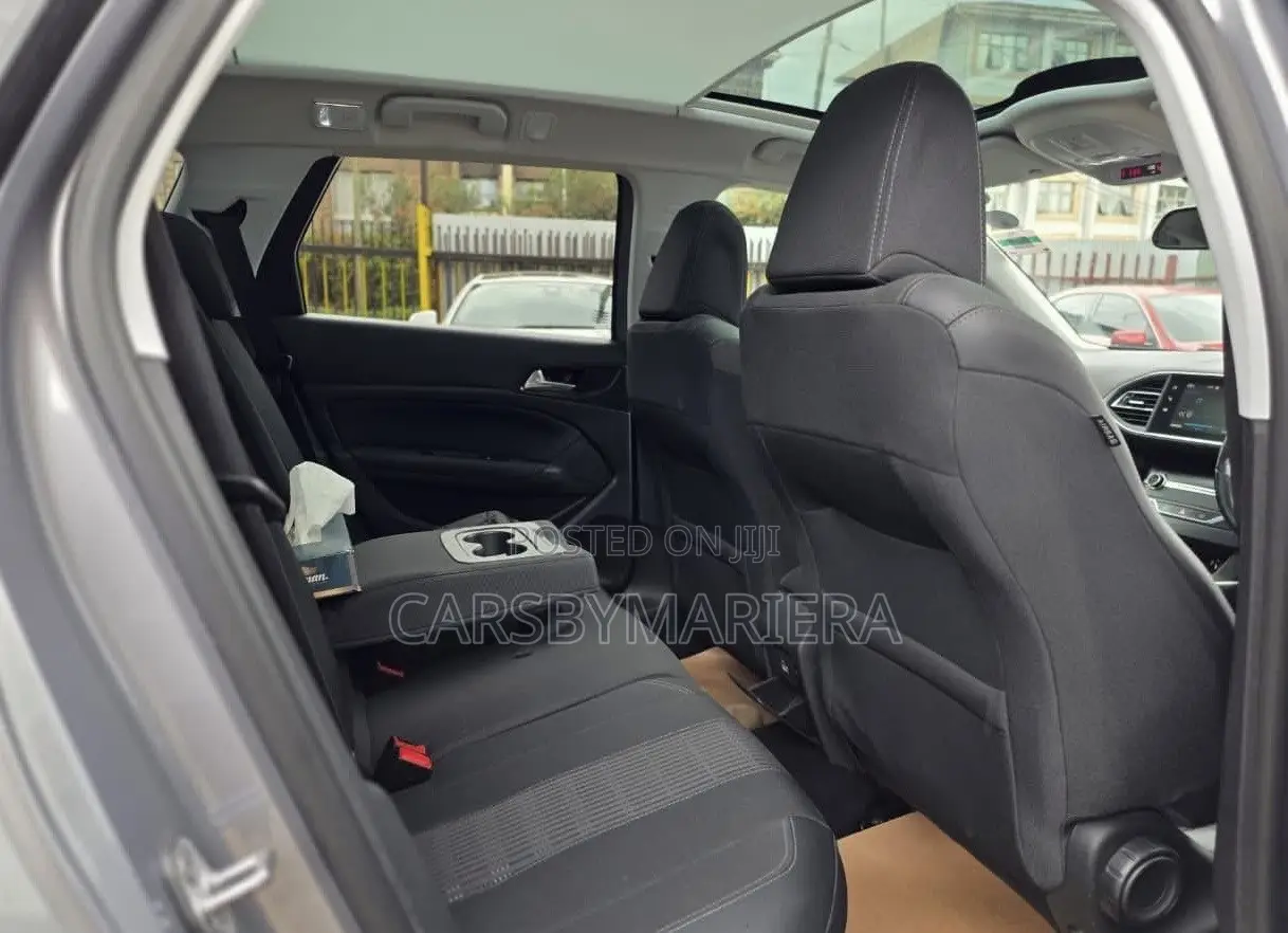 Peugeot 308 2019 Silver