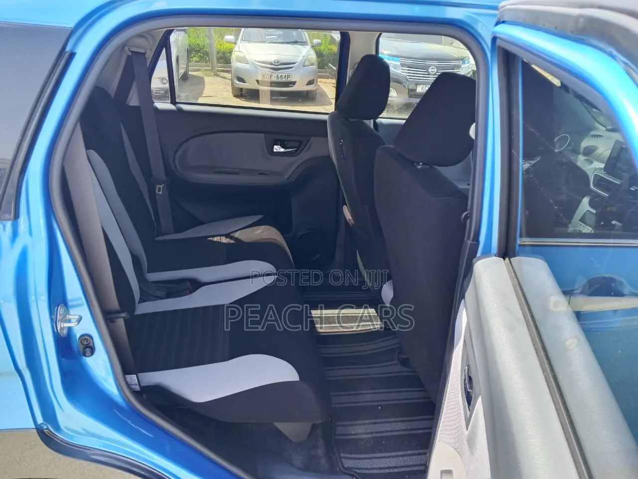 Daihatsu Cast 2019 Blue