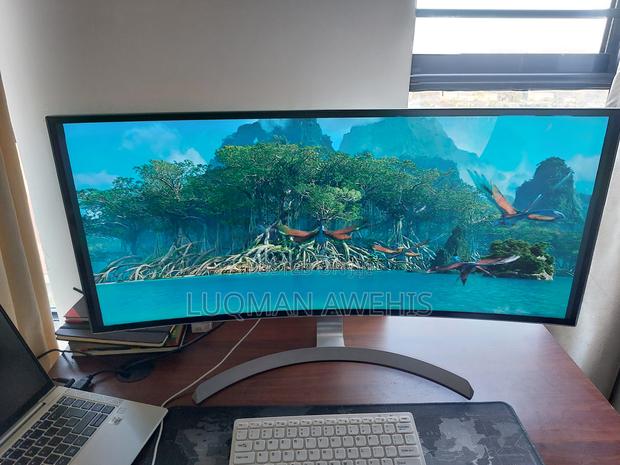 LG 34" Curved Ultrawide Monitor (34cb99-W)