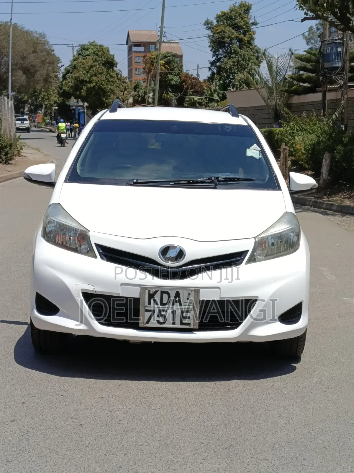 Toyota Vitz 2013 White