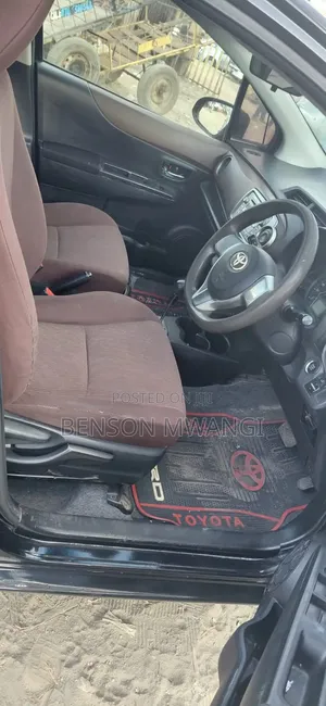 Toyota Vitz 2012 Black