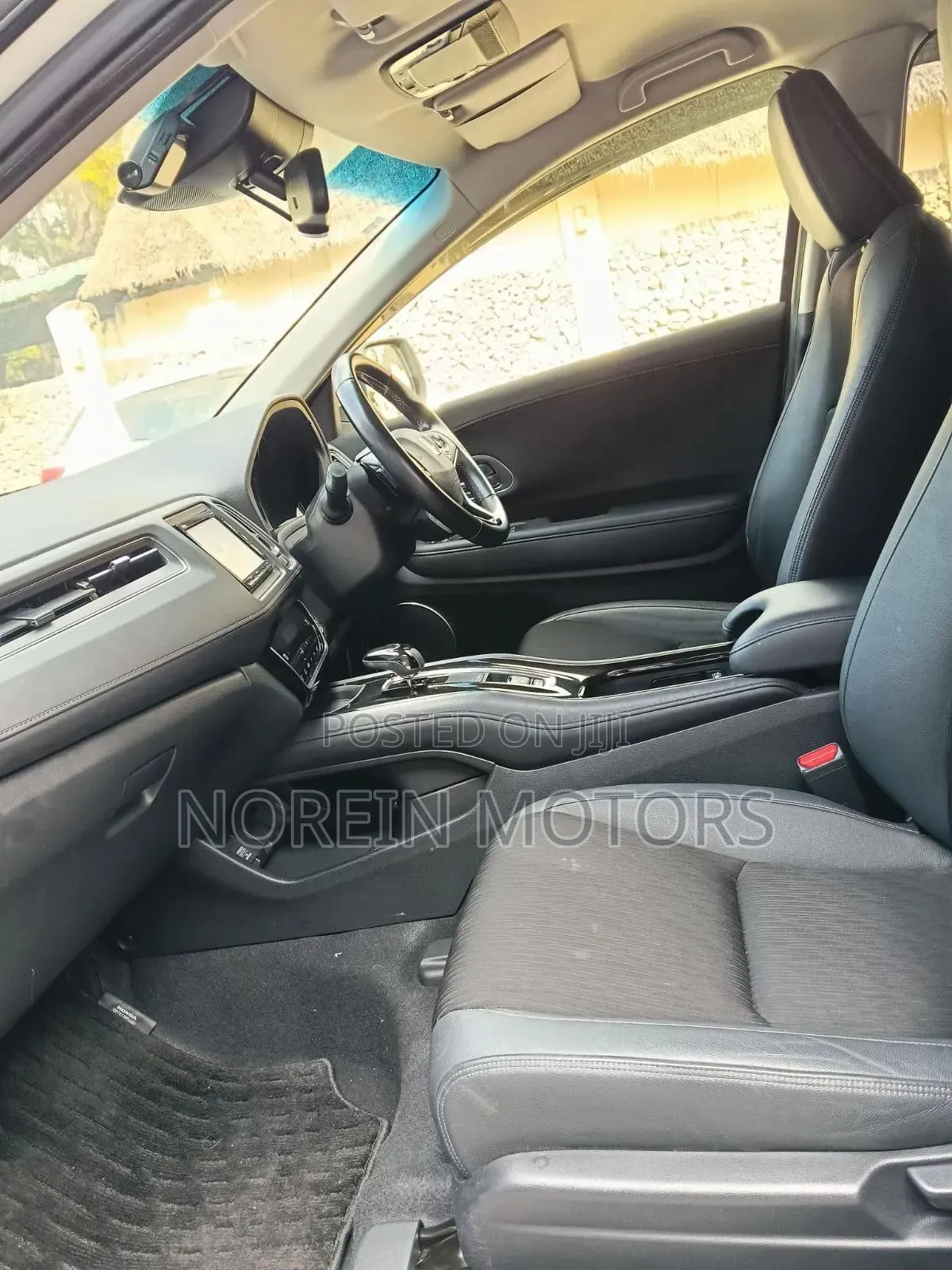 Honda Vezel 2019 Off white