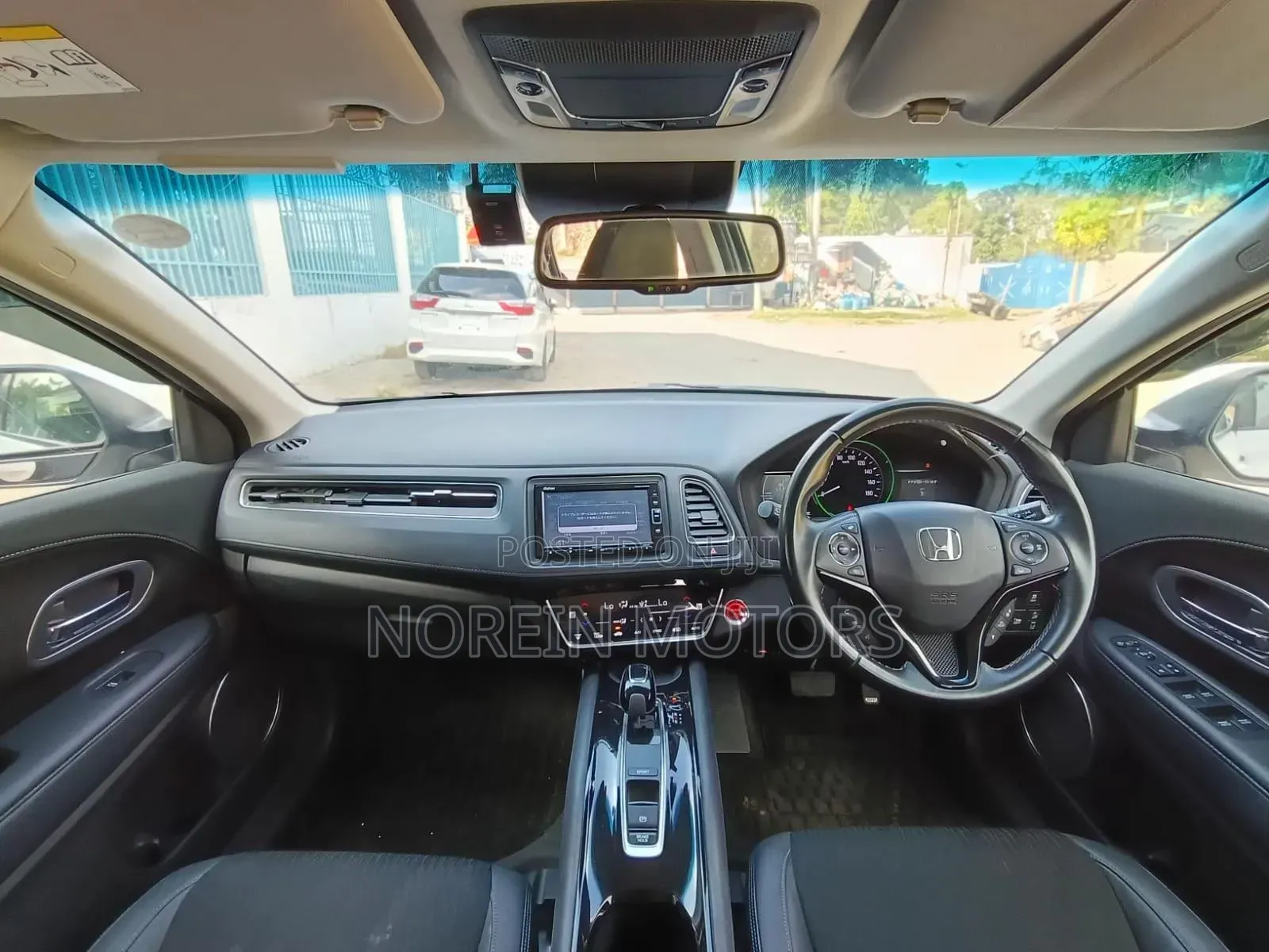Honda Vezel 2019 Off white