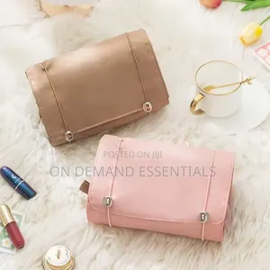 Luxury Cosmetic Bag With 4 Removable Bags