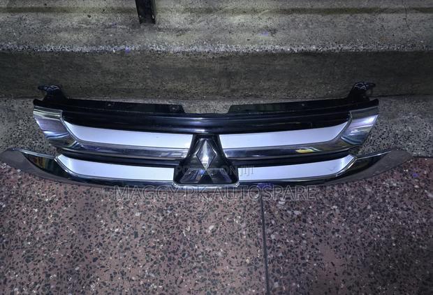 Mitsubishi Outlander 2017 Front Grill - thumbnail 2