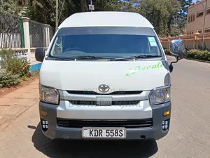 Toyota HiAce 2019 White