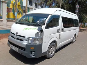 Toyota HiAce 2019 White