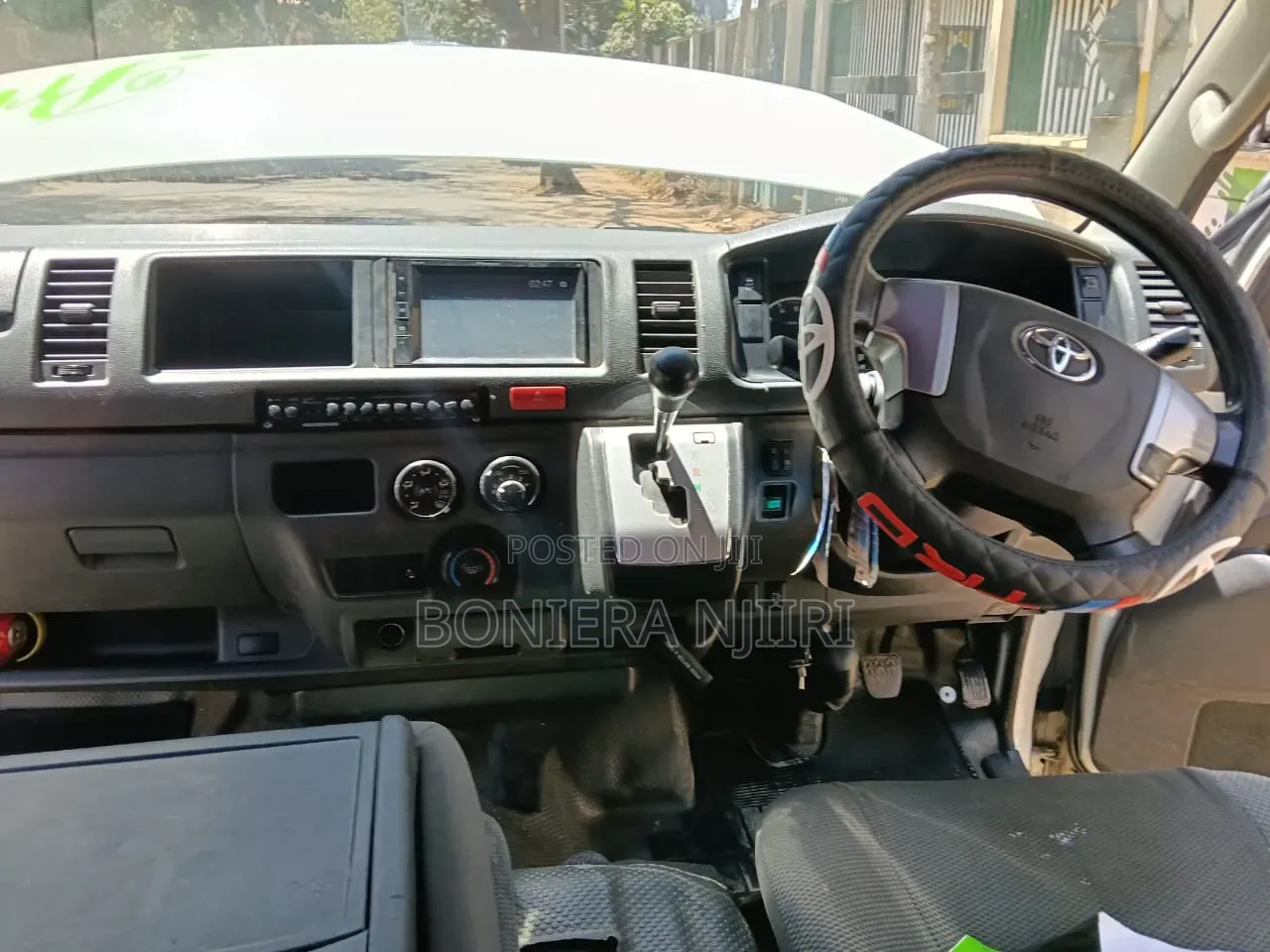 Toyota HiAce 2019 White