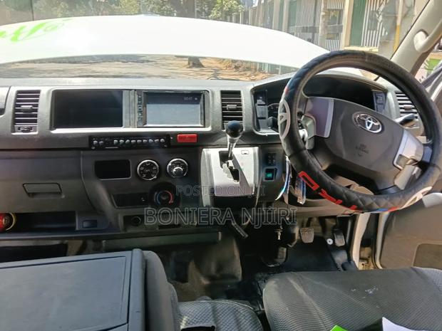 Toyota HiAce 2019 White - thumbnail 7