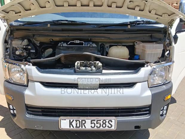 Toyota HiAce 2019 White - thumbnail 12