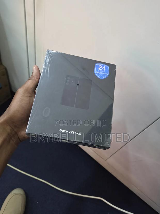 New Samsung Galaxy Z Fold 5 256 GB Blue - main view