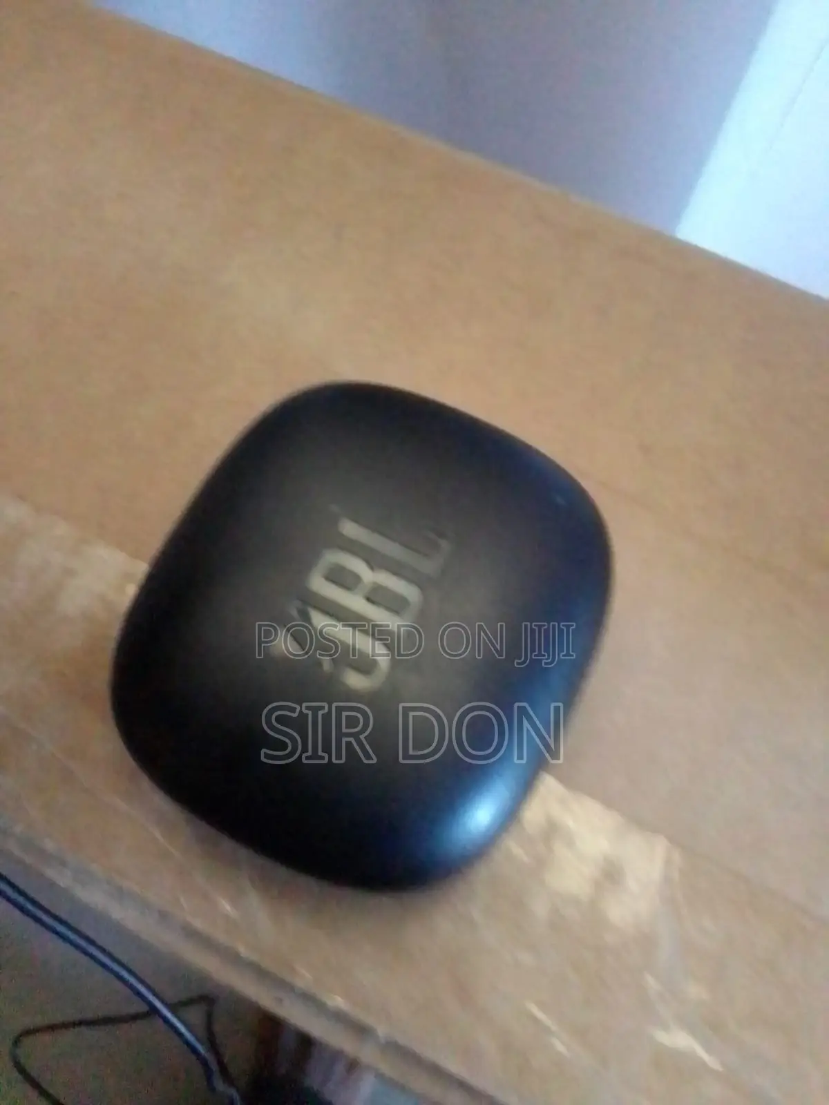 Wireless JBL Wave300 TWSD Earbuds